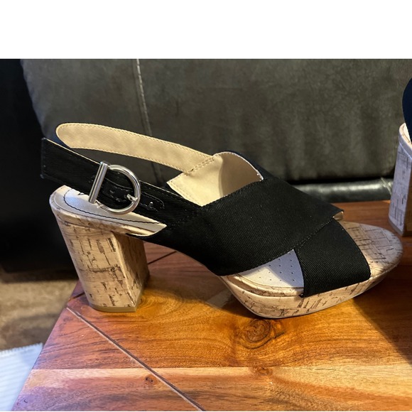 LifeStride Women's Lara Black Canvas Cross Strap Cork Wedge Heel Sandals 8W NWB - Picture 8 of 15